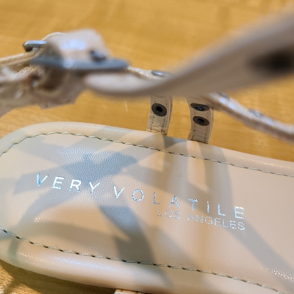 NWOT Very Volatile LA Strappy Sandals - Picture 5 of 10